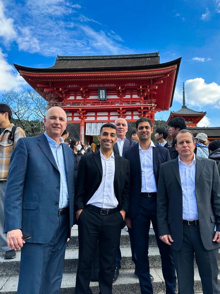 日本での機会を探り、重要なつながりを築く